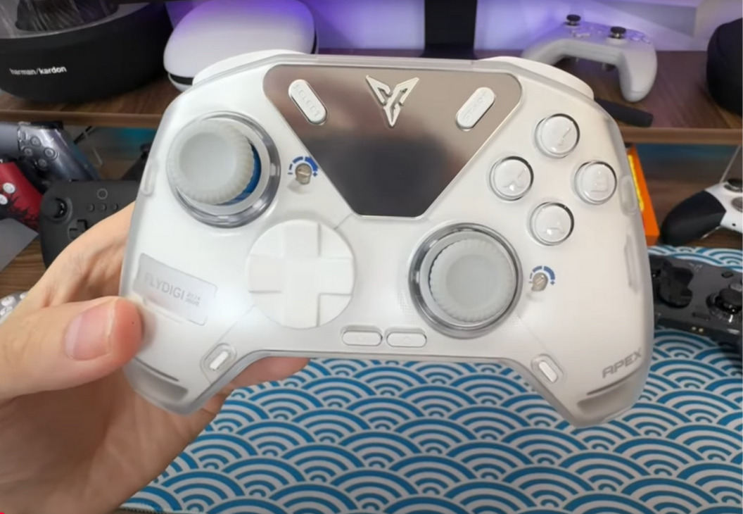 Flydigi Apex 4 