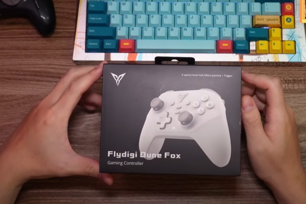 Unboxing tay cầm Flydigi Dune Fox và phụ kiện đi kèm