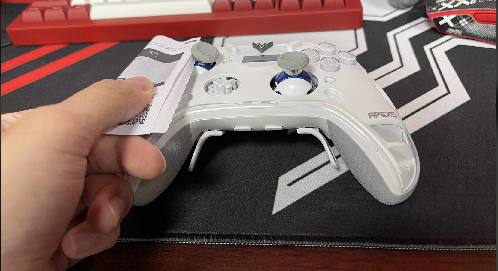 Lực joystick nhẹ nhất